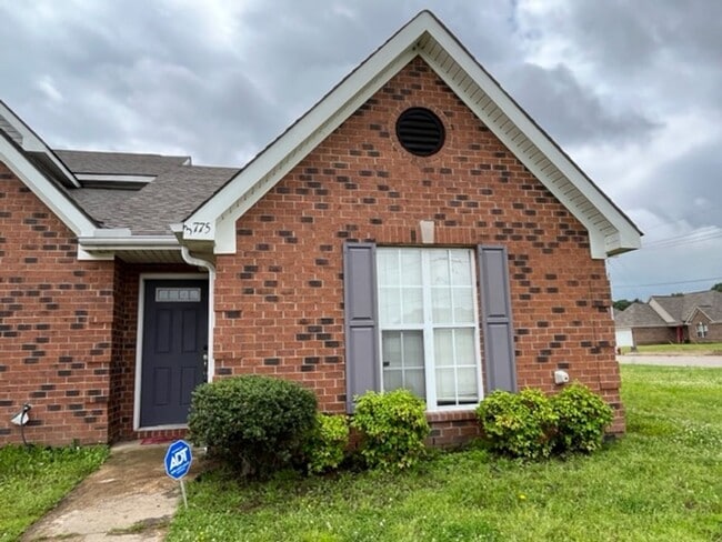 property at 3775 Iron Horse Dr