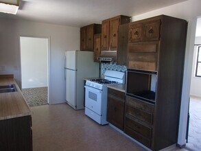 1409 E Lemon Ave in Lompoc, CA - Building Photo - Building Photo