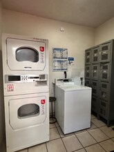 707 N Genesee Ave in Los Angeles, CA - Building Photo - Building Photo