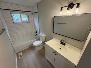 2526 Queenswood Dr in Columbus, OH - Building Photo - Building Photo