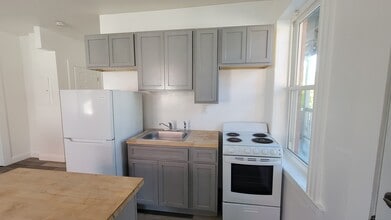 255 Main St in Bristol, CT - Building Photo - Building Photo