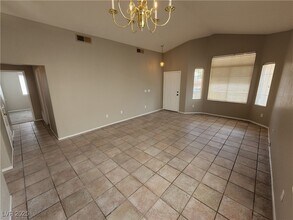 720 Solstice Ave in Las Vegas, NV - Building Photo - Building Photo