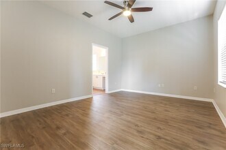 5300 Newcastle St in North Port, FL - Foto de edificio - Building Photo