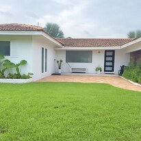 1960 NE 30th St in Lighthouse Point, FL - Building Photo