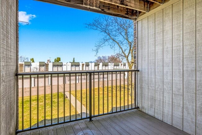 12974 Nicollet Ave, Unit 201 in Burnsville, MN - Building Photo - Building Photo