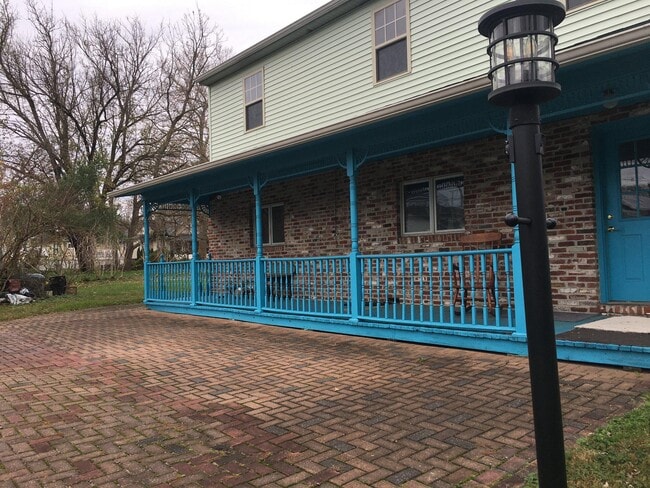 property at 729 N Lenola Rd