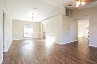 1464 Rose Hill Dr W in Jacksonville, FL - Building Photo - Building Photo