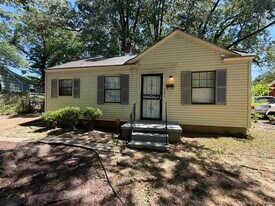 1300 Robin Hood Ln in Memphis, TN - Building Photo