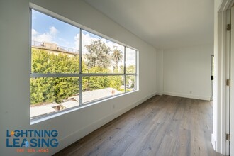 La Elle Apartments in West Hollywood, CA - Building Photo - Building Photo