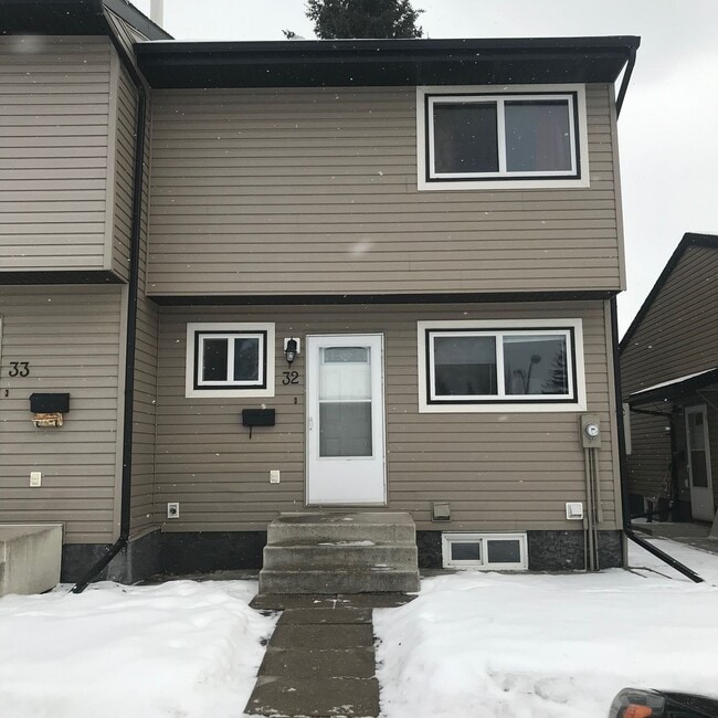 property at 96 Holmes St