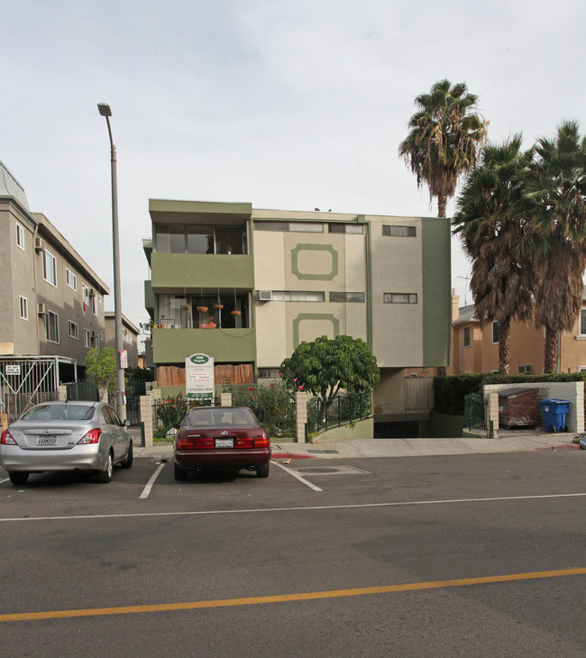 1830 N Kingsley Dr in Los Angeles, CA - Foto de edificio - Building Photo