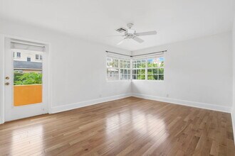 223 Park Ave in Palm Beach, FL - Building Photo - Building Photo