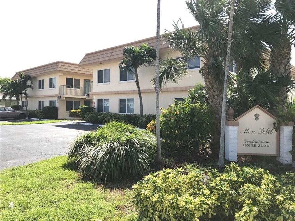 2300 SE 2nd St in Pompano Beach, FL - Building Photo