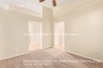 8304 S 23rd Pl in Phoenix, AZ - Foto de edificio - Building Photo