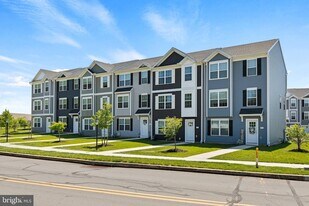 1201 Walnut Bottom Rd in Carlisle, PA - Building Photo