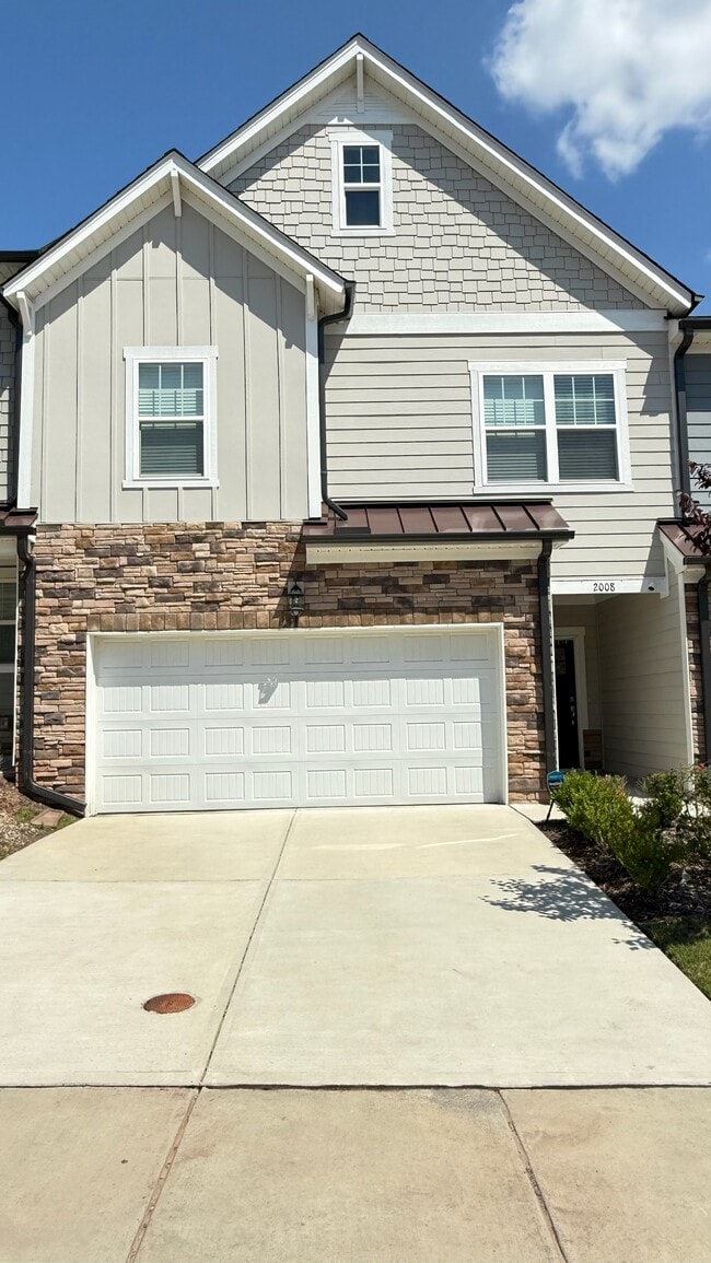 property at 2008 Chipley Dr
