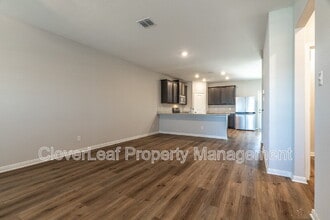 9106 Canvas Run in Converse, TX - Foto de edificio - Building Photo