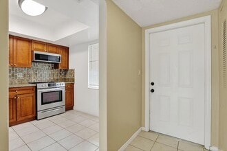 9280 SW 3rd St, Unit 8130 in Boca Raton, FL - Building Photo - Building Photo