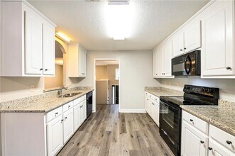 230 Ocean Liner Dr in Winder, GA - Building Photo - Building Photo