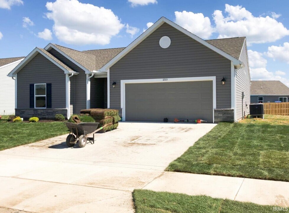 3203 Tanager Dr in Lafayette, IN - Building Photo