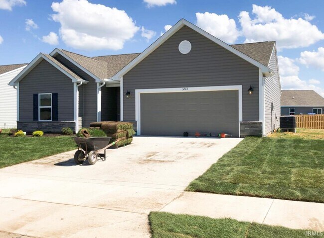 property at 3203 Tanager Dr