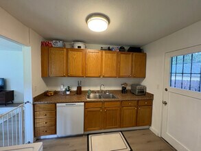 120 National Ave N in Bremerton, WA - Building Photo - Building Photo