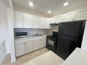 72 Mansfield B in Boca Raton, FL - Foto de edificio - Building Photo