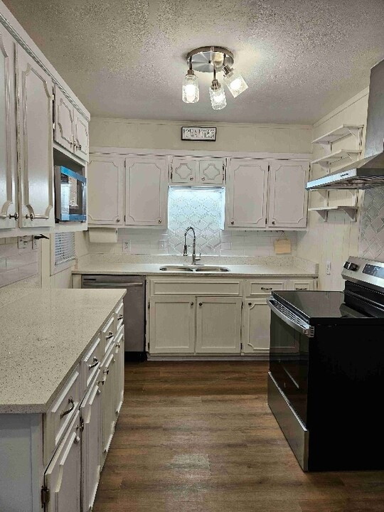 978 Van Zandt St in Paris, TX - Building Photo