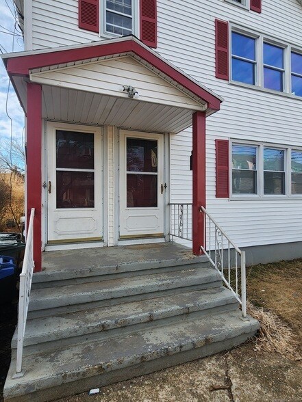 130 Edna Ave, Unit 012G in Bridgeport, CT - Building Photo - Building Photo
