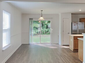 3709 Pinkham Way in Raleigh, NC - Foto de edificio - Building Photo