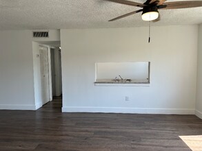 7901 Johnson St in Pembroke Pines, FL - Foto de edificio - Building Photo