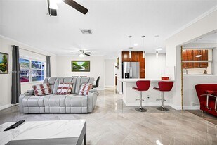 2528 SW Natura Blvd in Deerfield Beach, FL - Building Photo