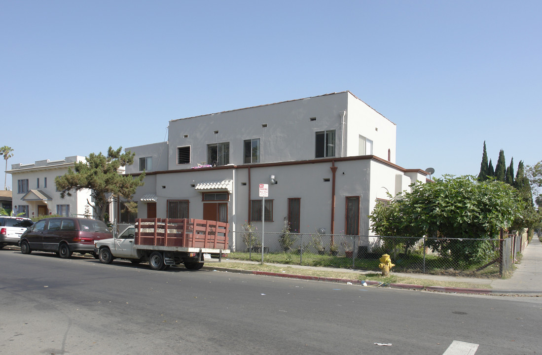 838 N Wilton Pl in Los Angeles, CA - Building Photo