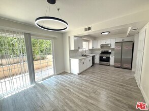 3414 Montrose Ave in Glendale, CA - Building Photo - Building Photo