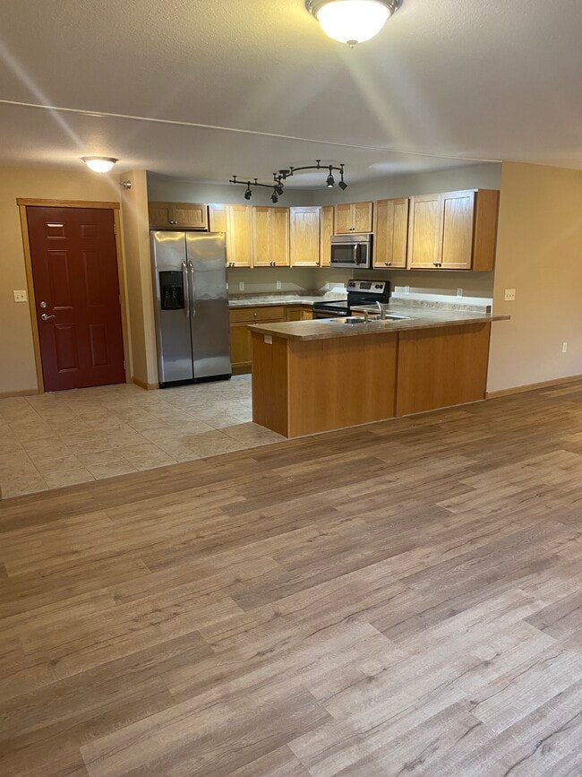 1402 W Broadway St, Unit 207 in Winona, MN - Building Photo - Building Photo