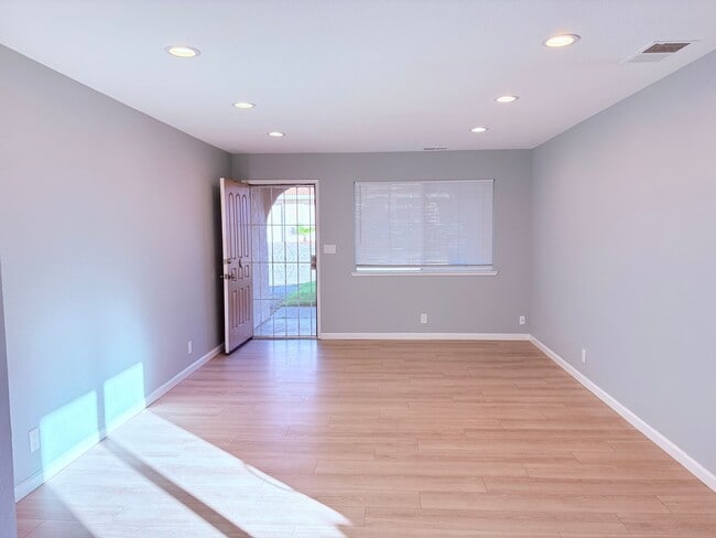 4219-4221 Casa Blanca Ln in Carmichael, CA - Building Photo - Building Photo