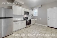 1909 Barclay St photo'