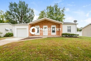 2060 Avon Dr in Florissant, MO - Building Photo