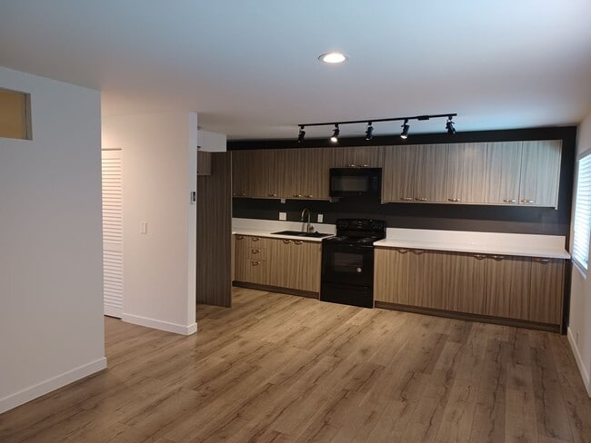 7347 Haskell Ave in Los Angeles, CA - Building Photo - Building Photo