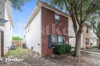 6402 Mountain Pines Ln in Katy, TX - Foto de edificio - Building Photo