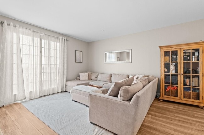 100 Shearwater Ct E in Jersey City, NJ - Foto de edificio - Building Photo