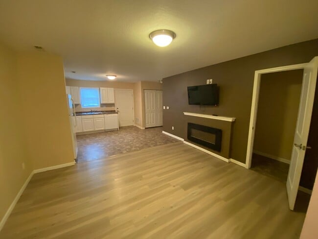 804 E Lincoln Ave in Indianola, IA - Building Photo - Building Photo