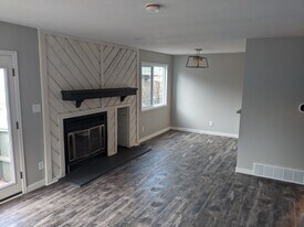 10230 W Jewell Ave, Unit B in Lakewood, CO - Building Photo