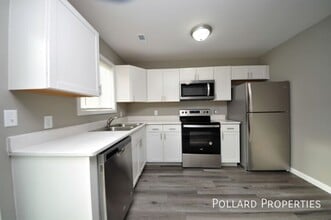 1060 Arlington Way in Warrenton, MO - Building Photo - Building Photo