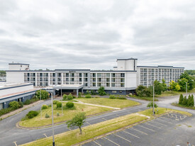 100 Whitehaven Rd in Grand Island, NY - Building Photo