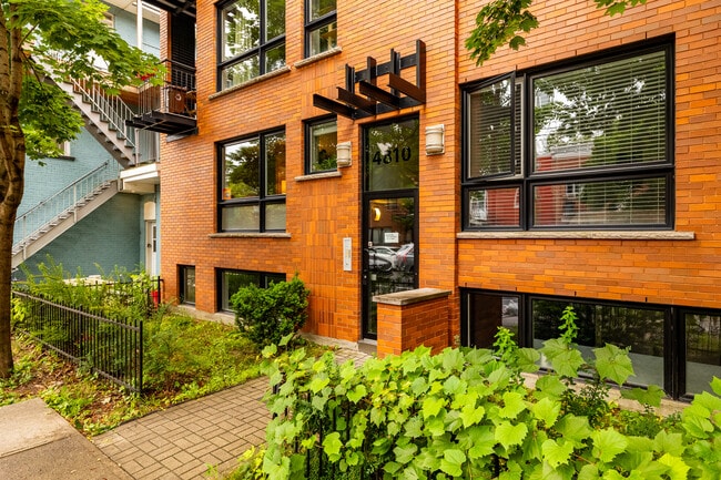 4810 De Brébeuf Rue