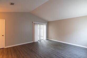 2201 Hartsfield Rd in Tallahassee, FL - Building Photo - Building Photo