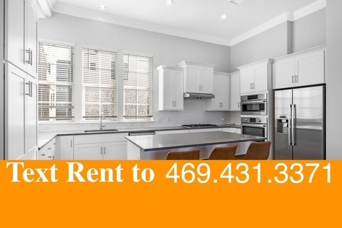 633 Dalton Ln in Irving, TX - Building Photo