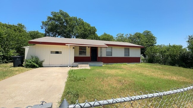 property at 109 E Vardeman Ave