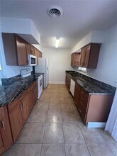 2010 N 61st Ave in Hollywood, FL - Building Photo - Building Photo